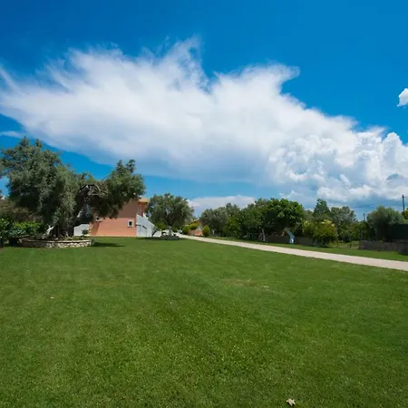 Eleana Studios Apartment *